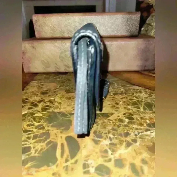 Chloé snap wallet in EUC - Picture 3 of 7